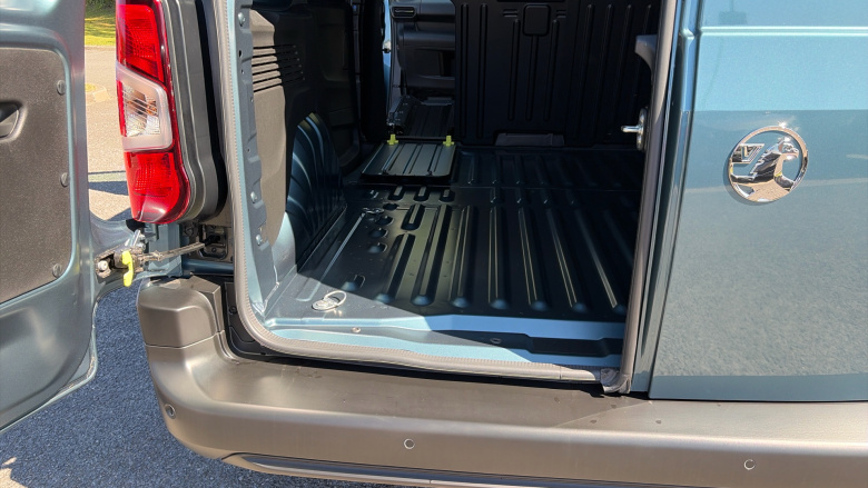 Vauxhall Combo Cargo Combo Diesel 1.5 Turbo D 100ps Prime Plus H1 Van